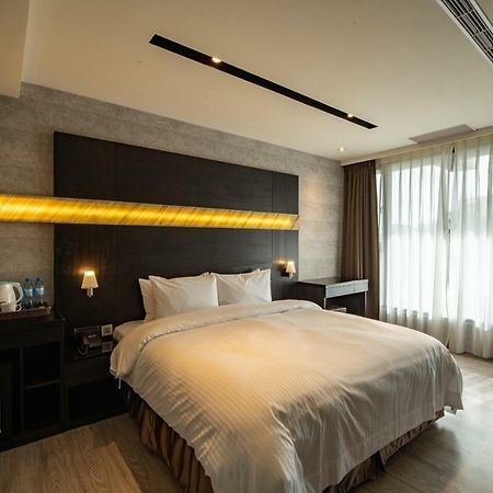 Fengjia Hotel Bell Taizhong Zewnętrze zdjęcie