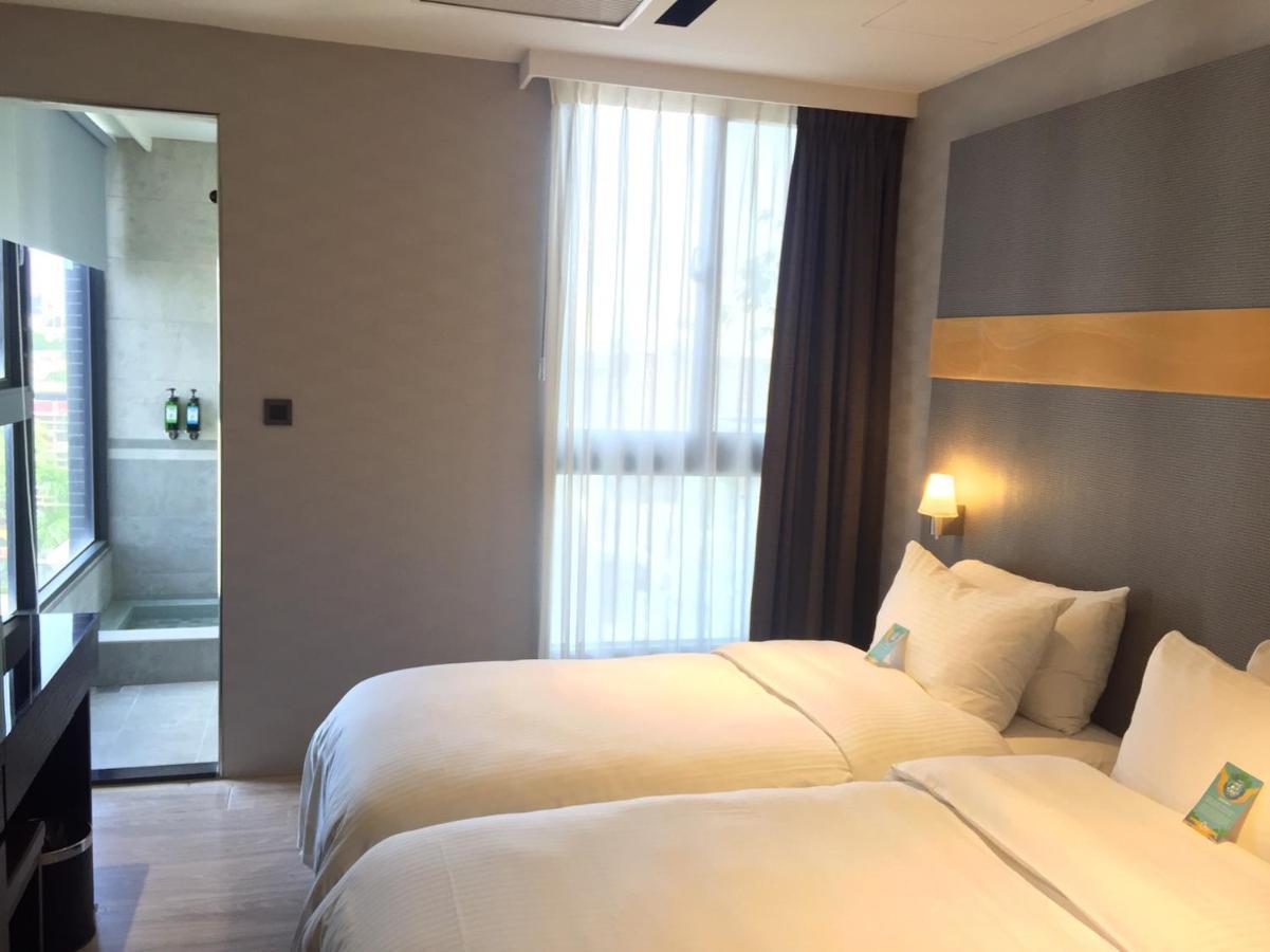 Fengjia Hotel Bell Taizhong Zewnętrze zdjęcie