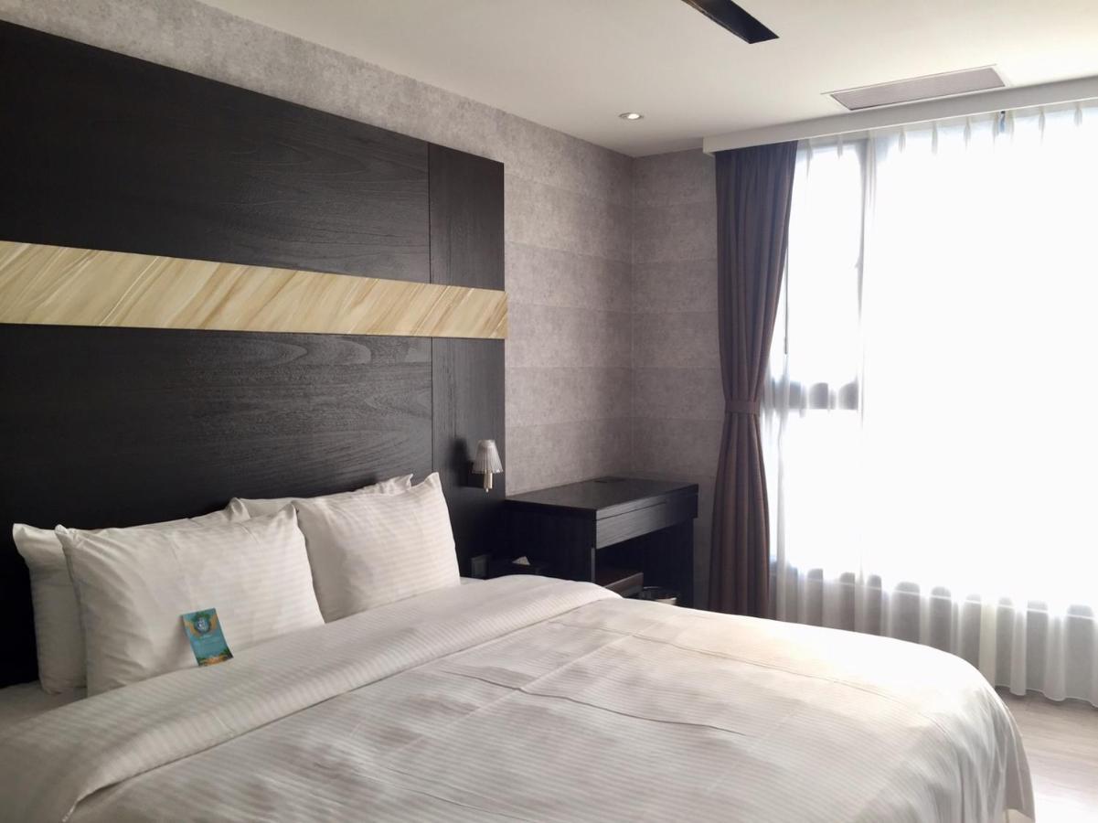 Fengjia Hotel Bell Taizhong Zewnętrze zdjęcie