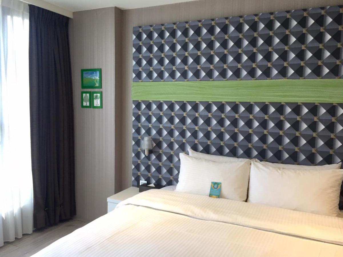 Fengjia Hotel Bell Taizhong Zewnętrze zdjęcie