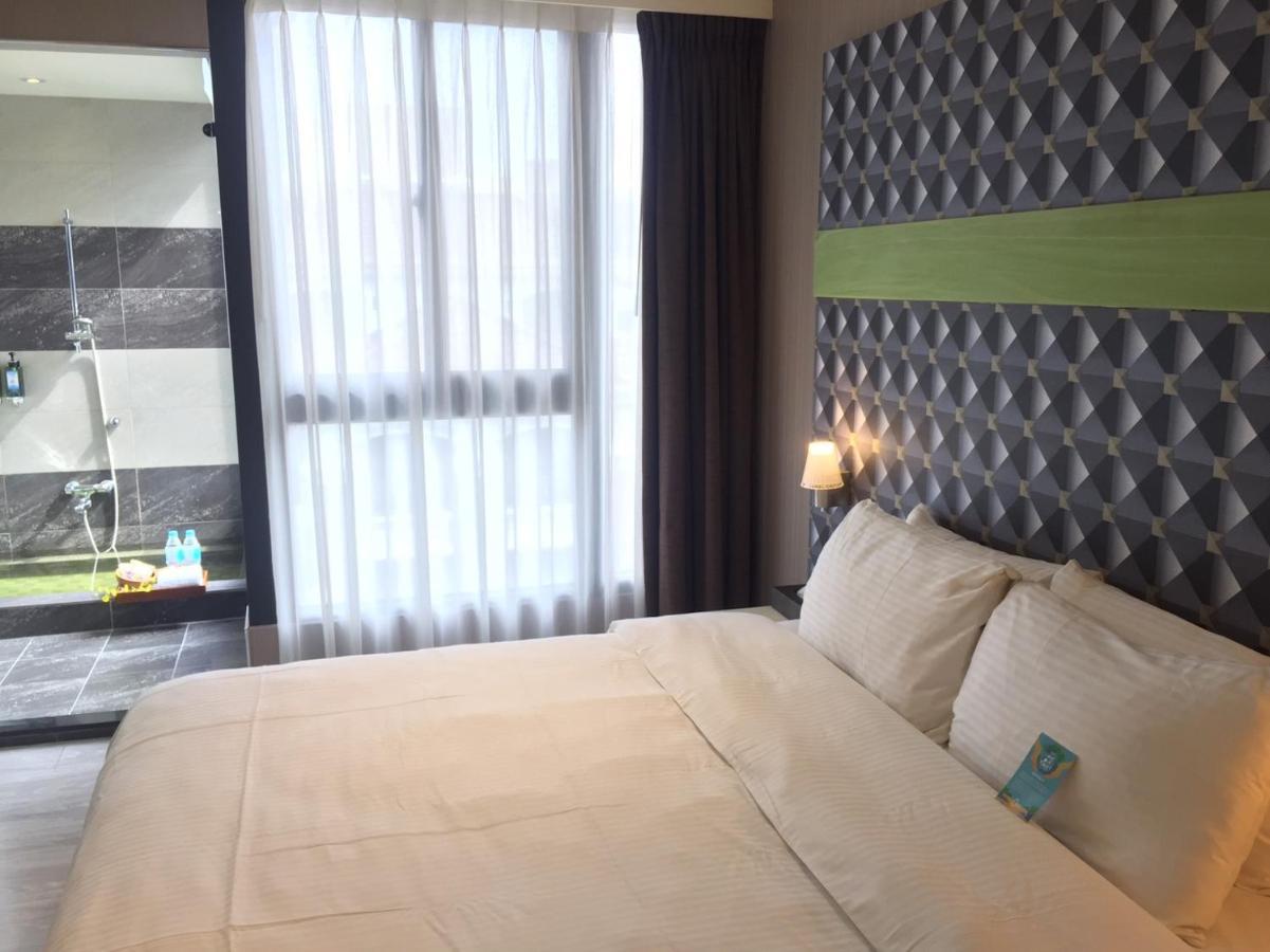 Fengjia Hotel Bell Taizhong Zewnętrze zdjęcie