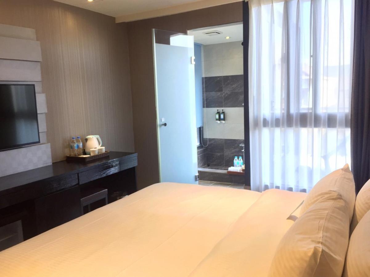 Fengjia Hotel Bell Taizhong Zewnętrze zdjęcie