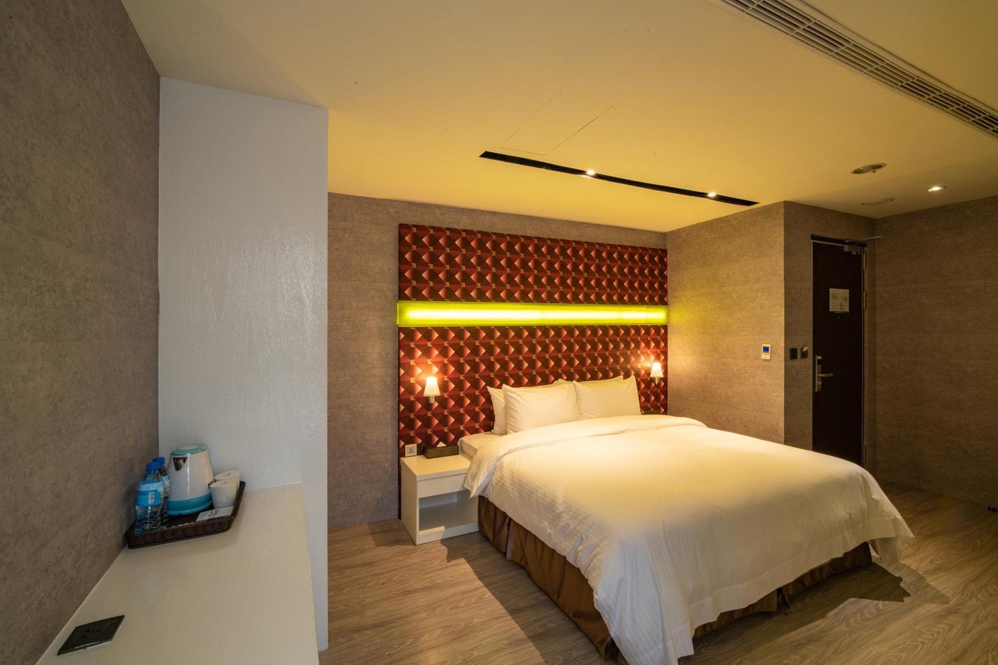Fengjia Hotel Bell Taizhong Zewnętrze zdjęcie