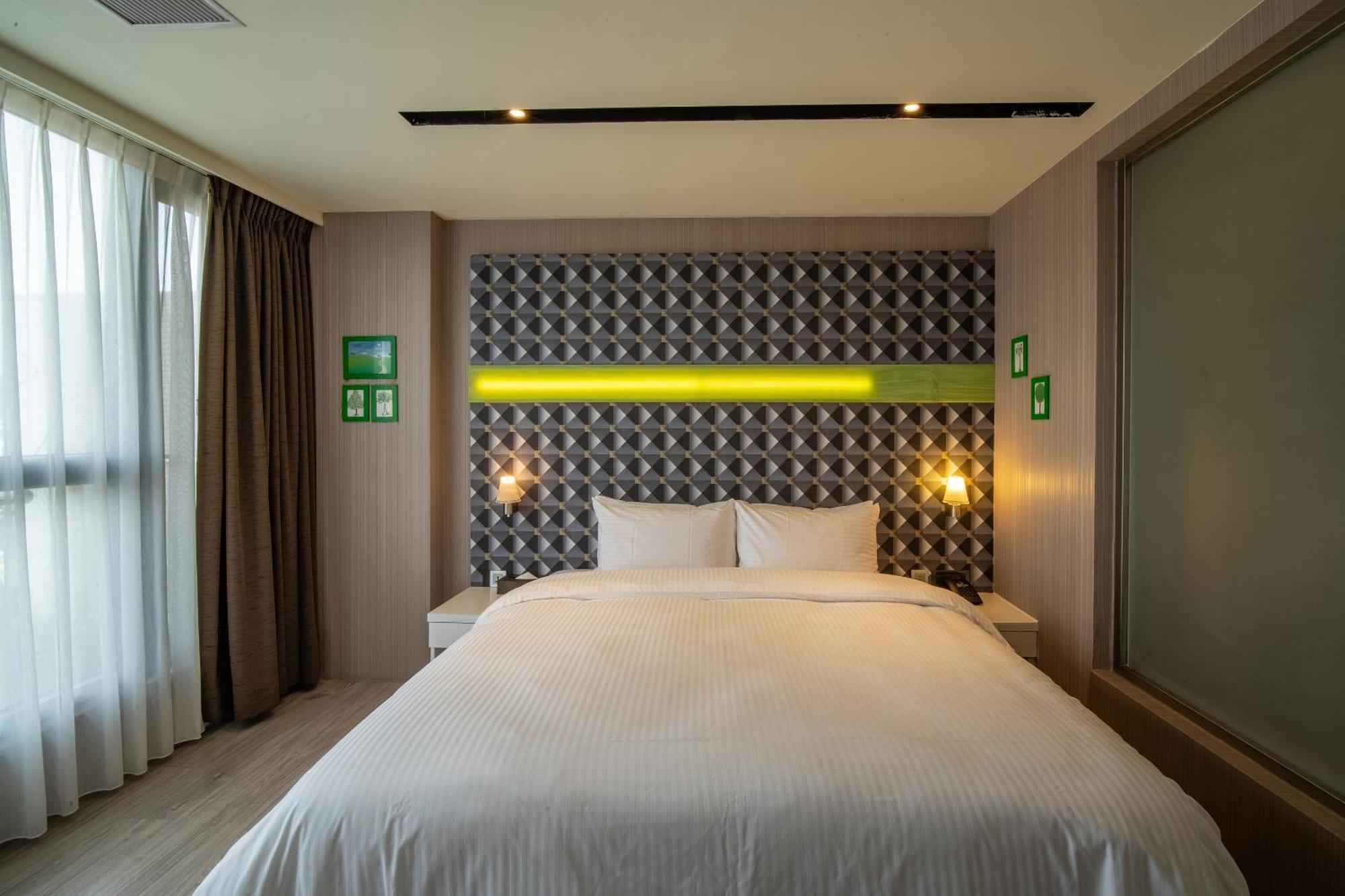Fengjia Hotel Bell Taizhong Zewnętrze zdjęcie