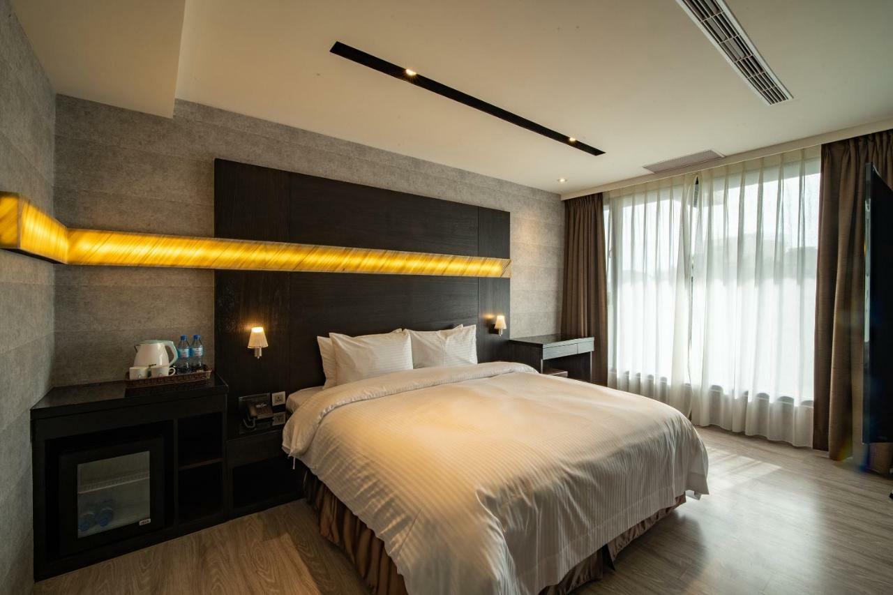 Fengjia Hotel Bell Taizhong Zewnętrze zdjęcie